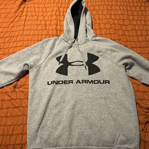 MEDIUM Women’s Under Armour Hoodie